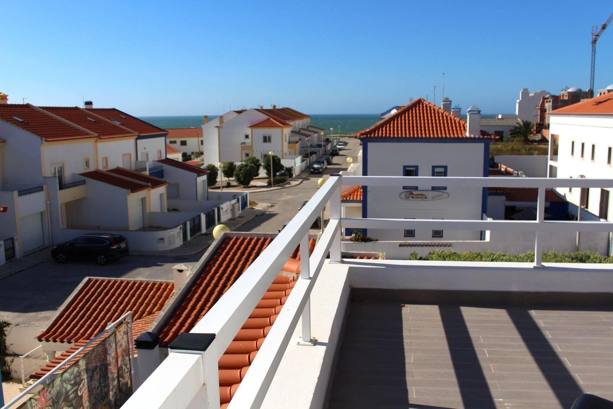 Hostel Captains Log House Baleal Exterior foto